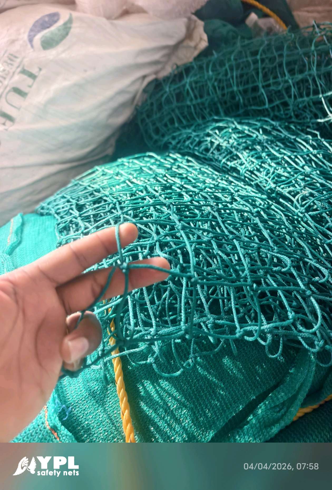4mm industrial nylon net roll with border rope in bulk storage