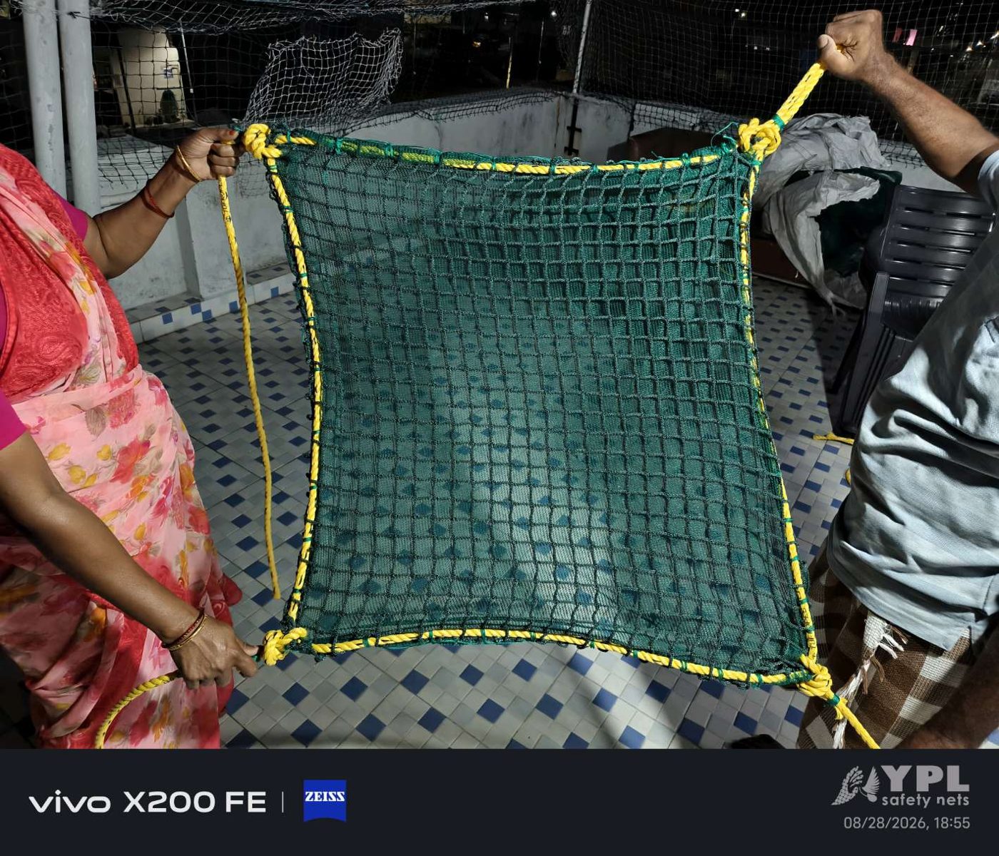 Close-up of a durable knotless HDPE safety net for construction showing the flat knotless mesh and 30 mm gap supplied in Chennai